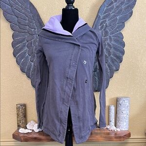 Lululemon Stylish Gray Women's Wrap Front Jacket